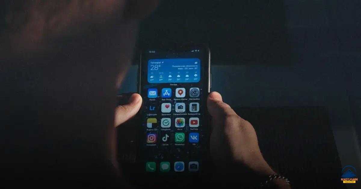 Cyberbullying signs to look for: how to spot early warning signals