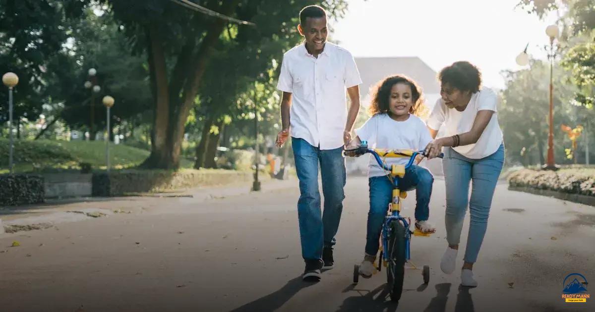 Teaching son to ride a bike: tips to make the first ride safe and fun